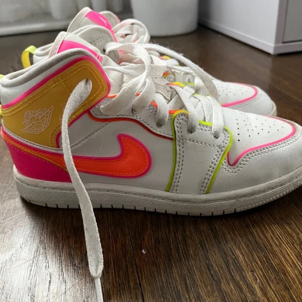 Air Jordan 1 mid